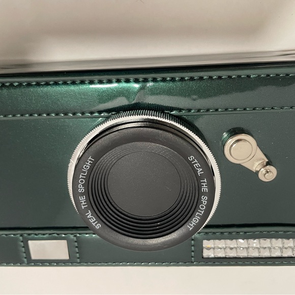 Novelty Camera Crossbody Purse metallic Green Chain Strap NEW Cute Clutch - Picture 5 of 6